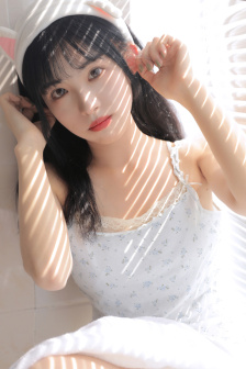 美女让男人看私人部位
